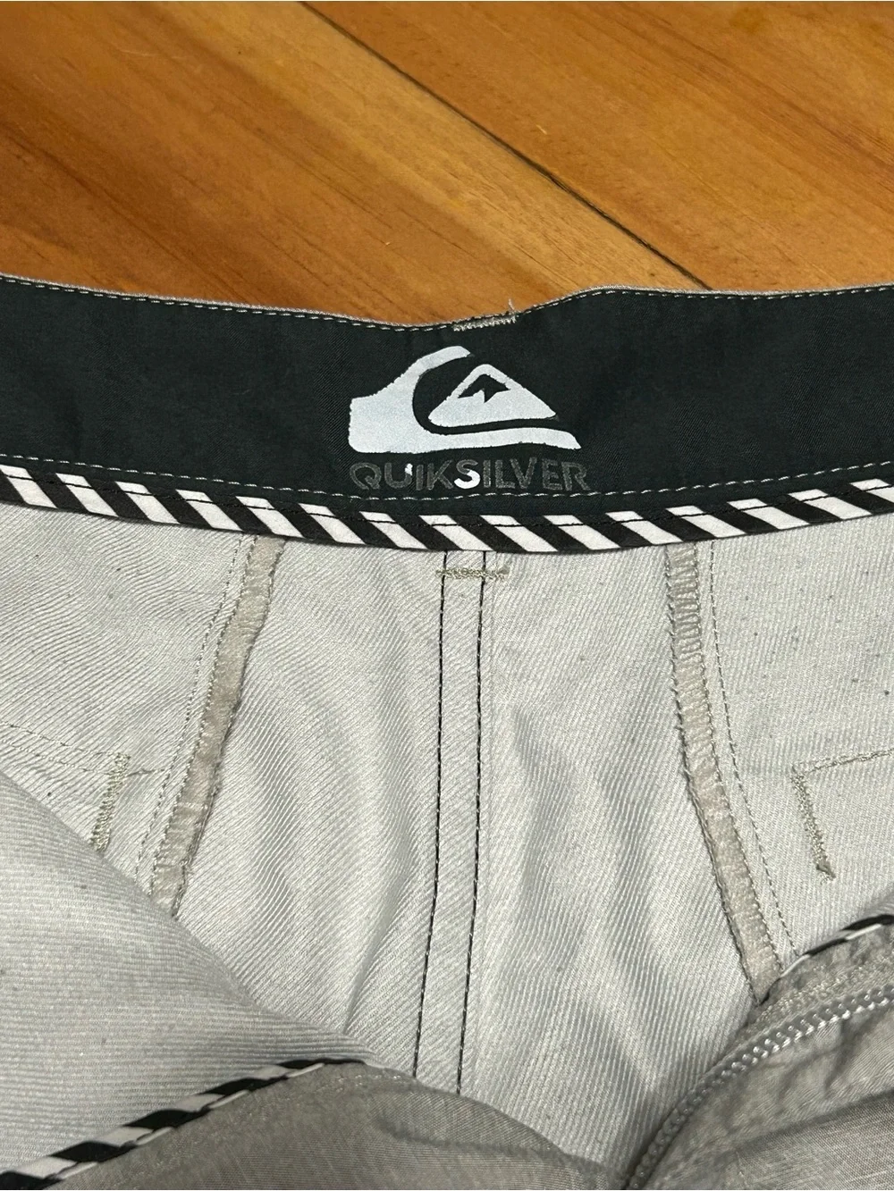 Quiksilver Men's Light Gray Flat Front Shorts